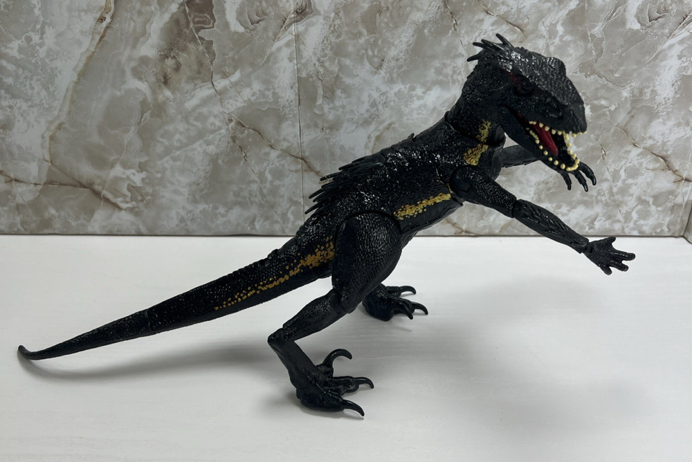 Jurassic World Park Indoraptor Figure Black Gold Articulated Tested & Working